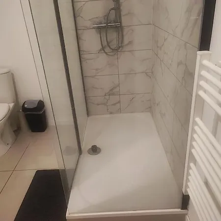 Apartment Maison Individuelle *